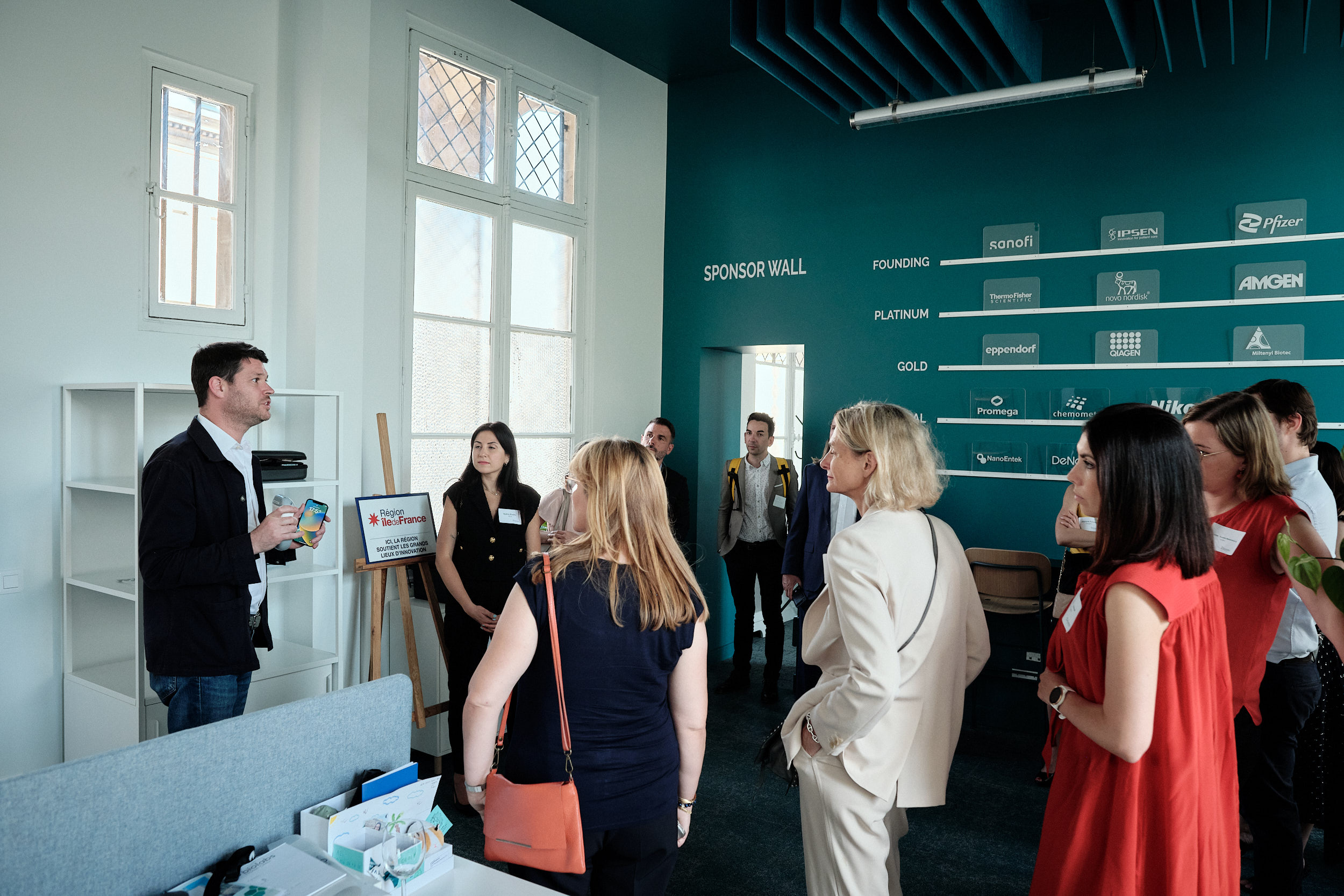Tour of the shared spaces at BioLabs Hôtel-Dieu