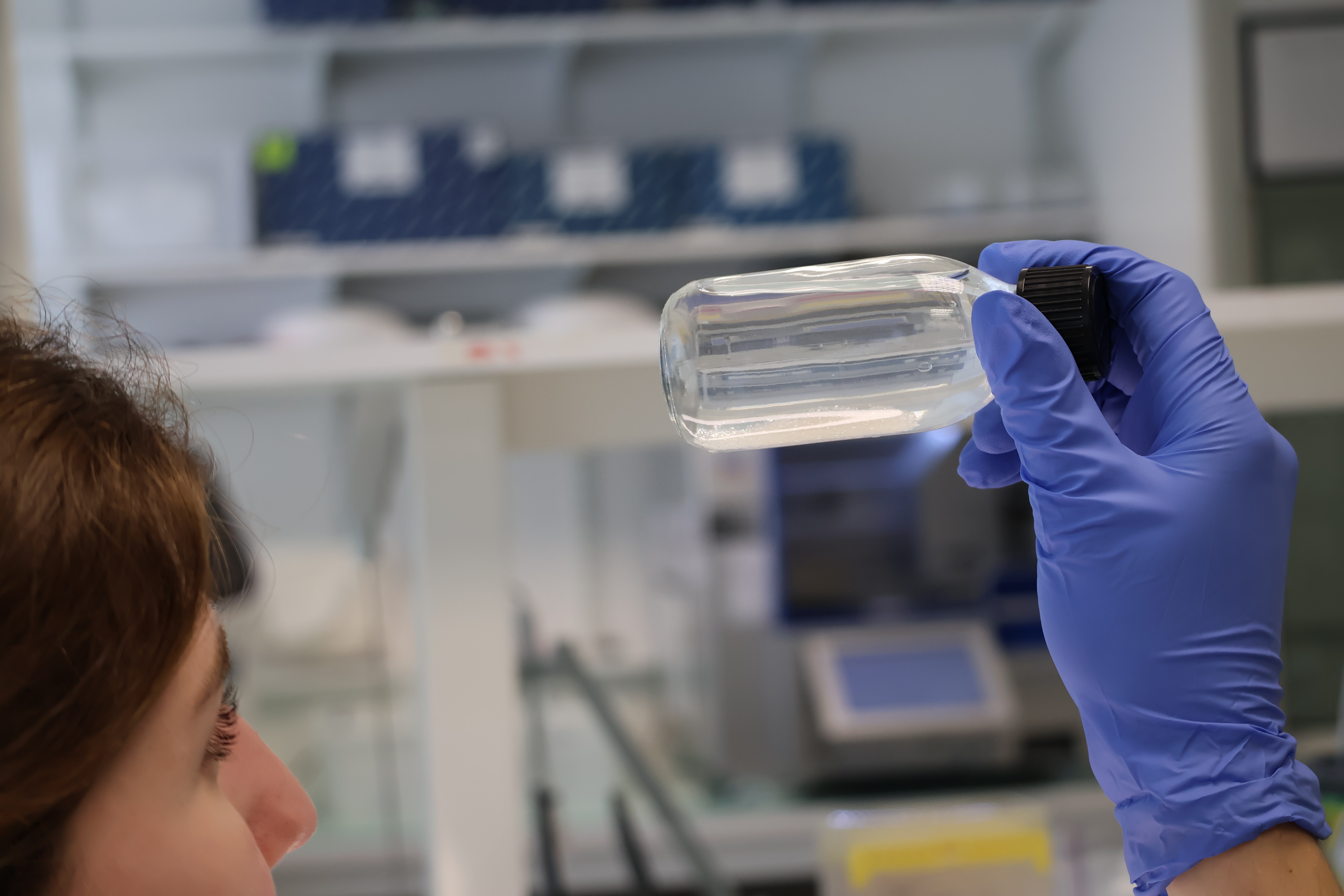 Liquides — Formulations à l’étude · Photographie du laboratoire